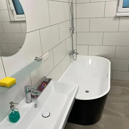 Ruhige Gruene Oase Bei Flughafen Apartment Schwechat