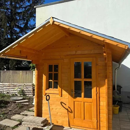 Ruhige Gruene Oase Bei Flughafen Apartmán *